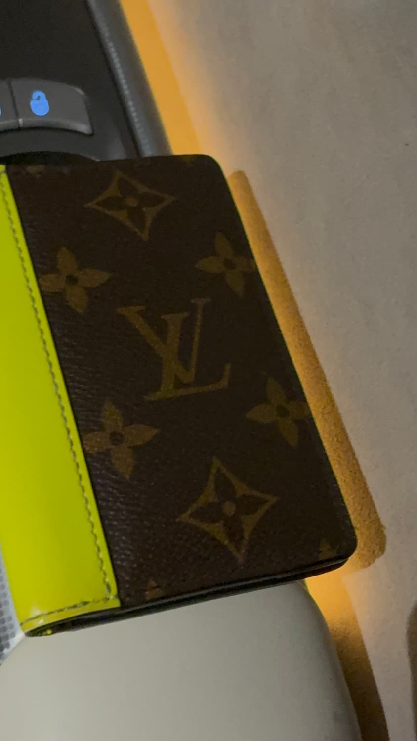 루이비통 포켓오거나이저 모노그램 형광 상품이미지3