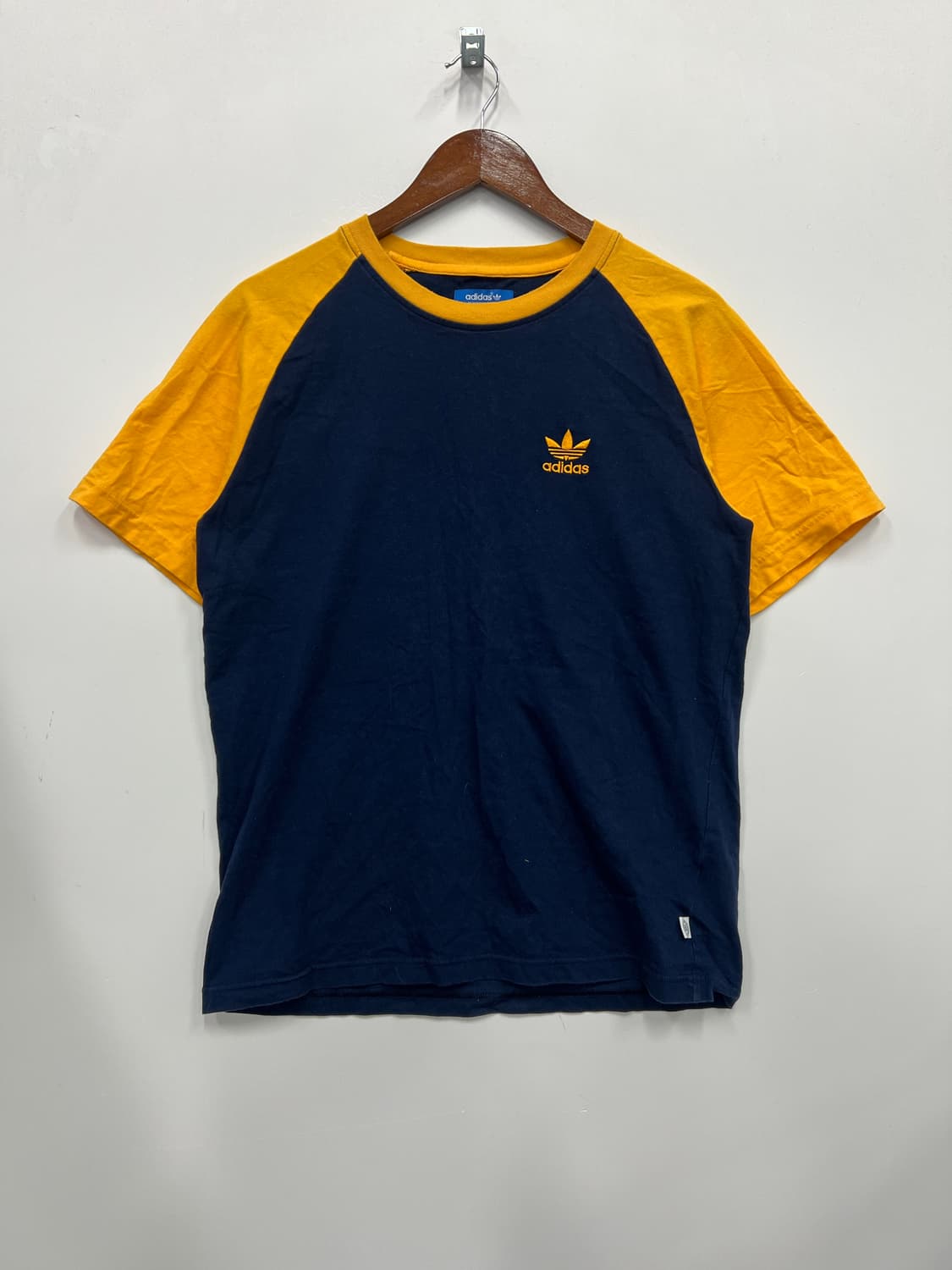 아디다스 네이비 티셔츠 상품이미지1