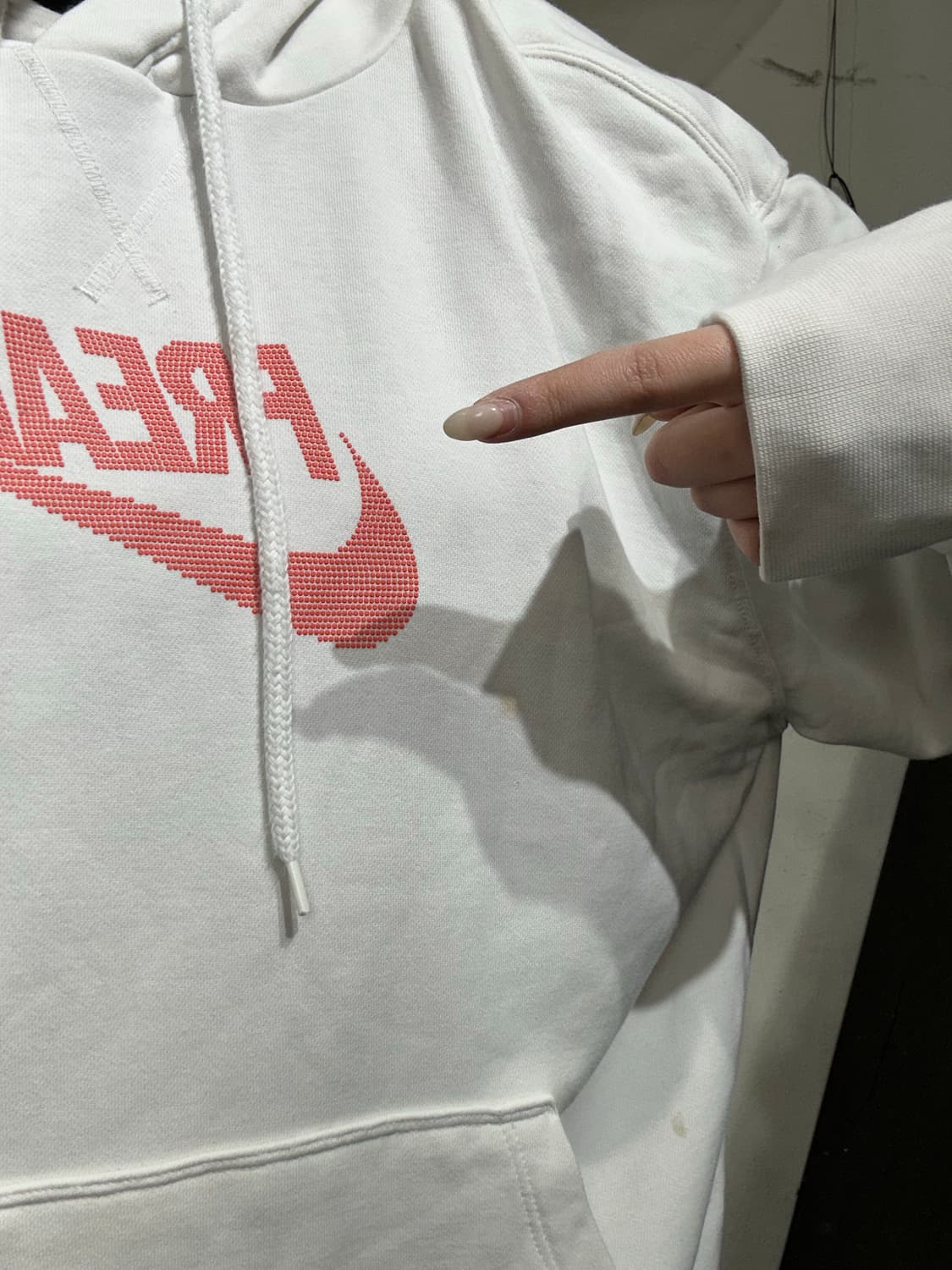 나이키 빅 로고 화이트 미드 스우시 오버핏 후드티 XXL 상품이미지4