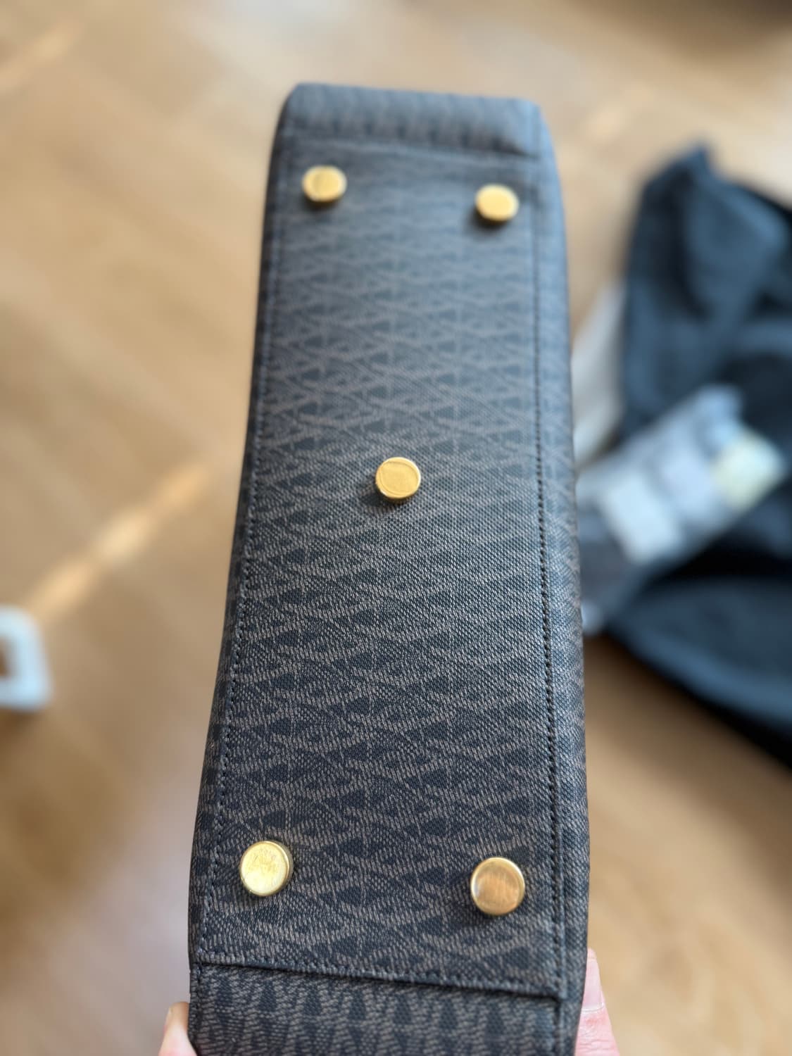 생로랑 모노그램 토드백 상품이미지8