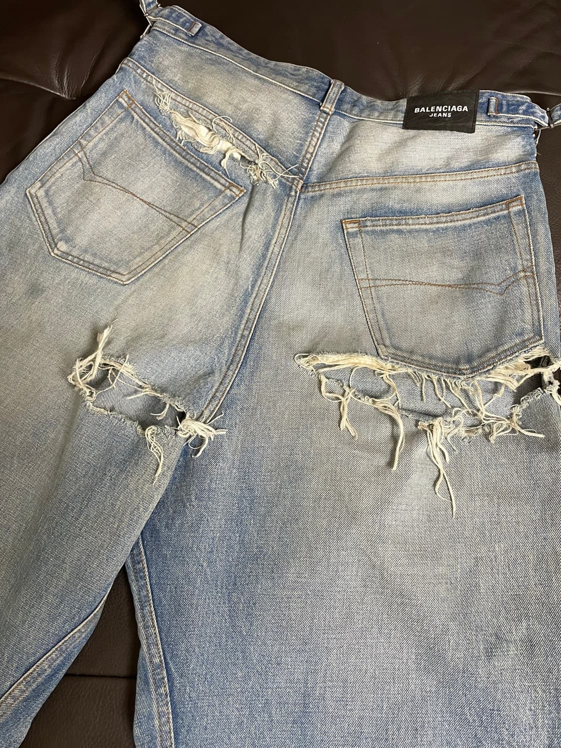 발렌시아가 디스트로이드 데님 팬츠 상품이미지3
