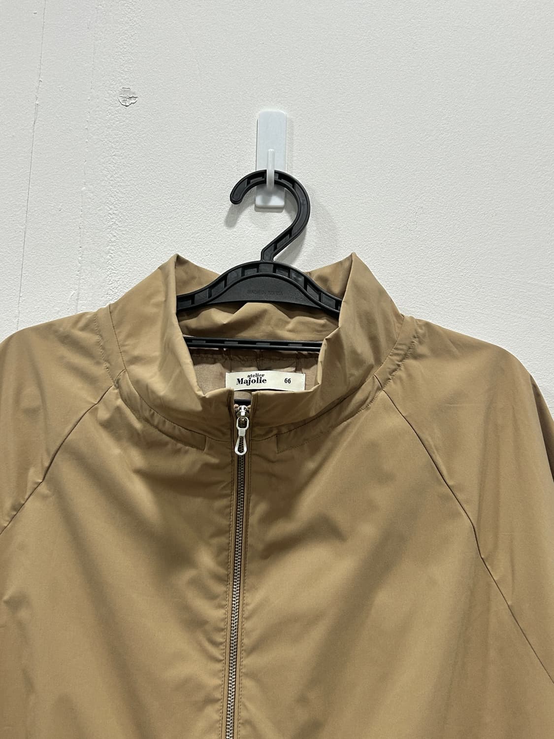 아뜰리에마졸리 베이지 셔링 바람막이 집업 자켓 여성 66 상품이미지2