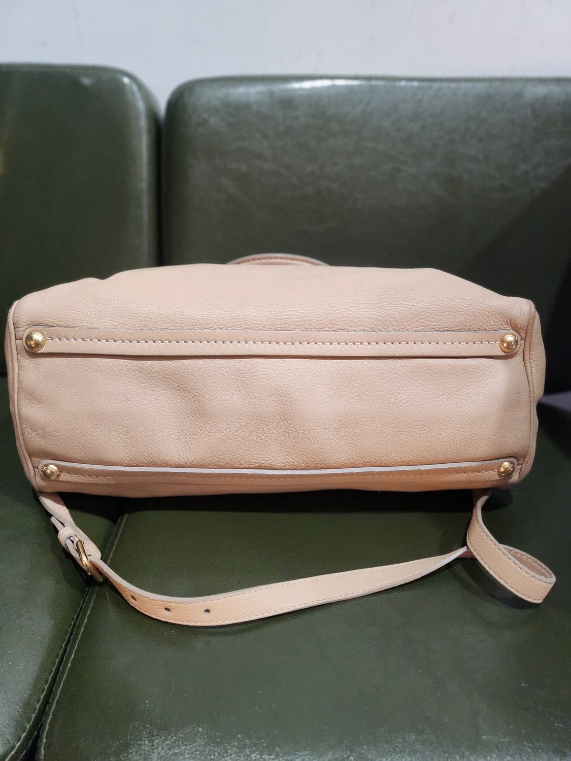 프라다 베이지 가죽 토트백 정품 상품이미지3