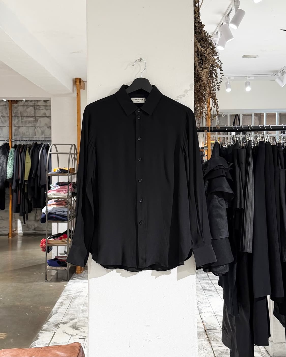 생로랑 유니폼 블랙 클래식 셔츠 상품이미지1