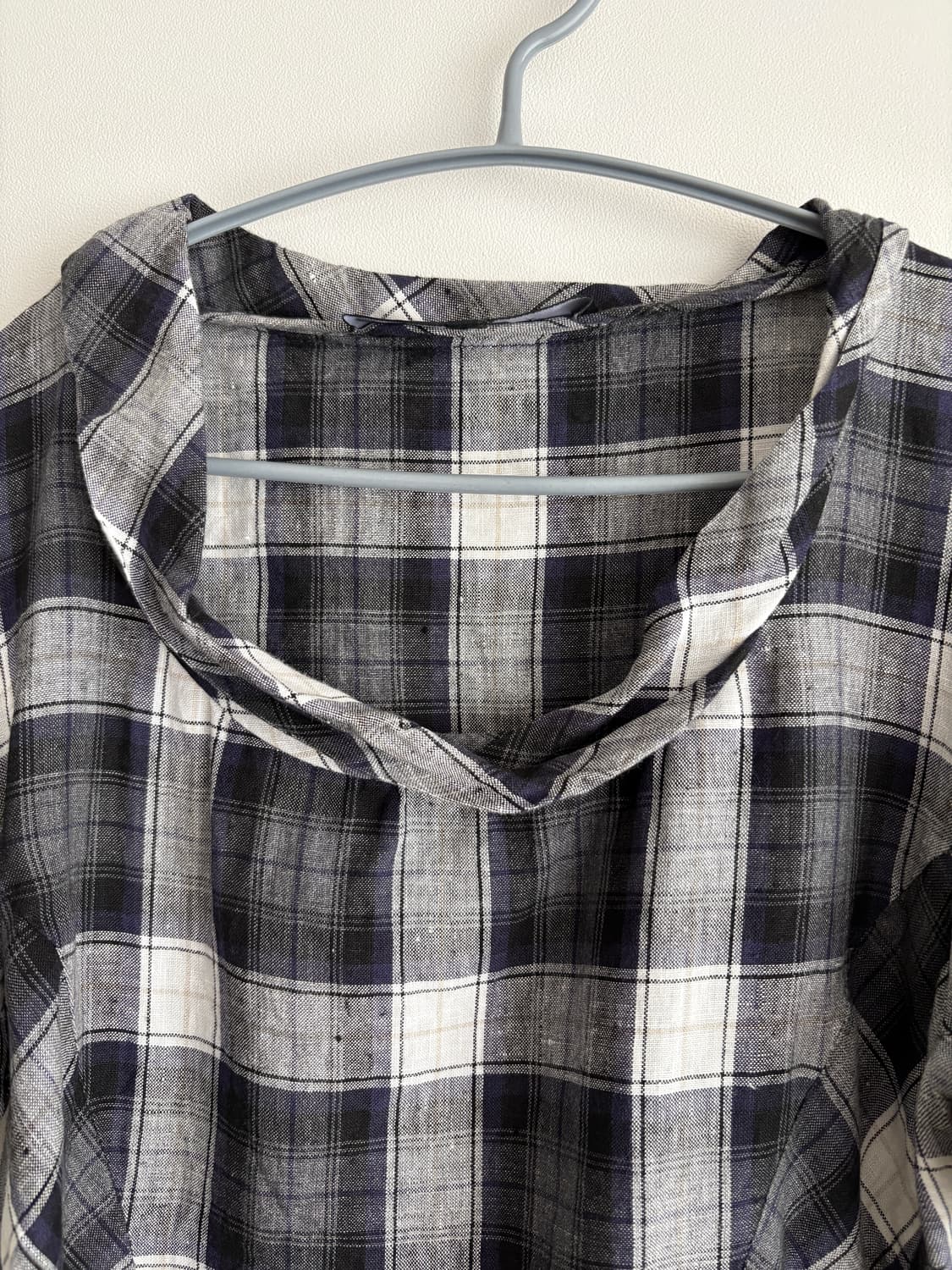 이자벨마랑 퍼프소매 언발 체크 린넨 블라우스 0 상품이미지7