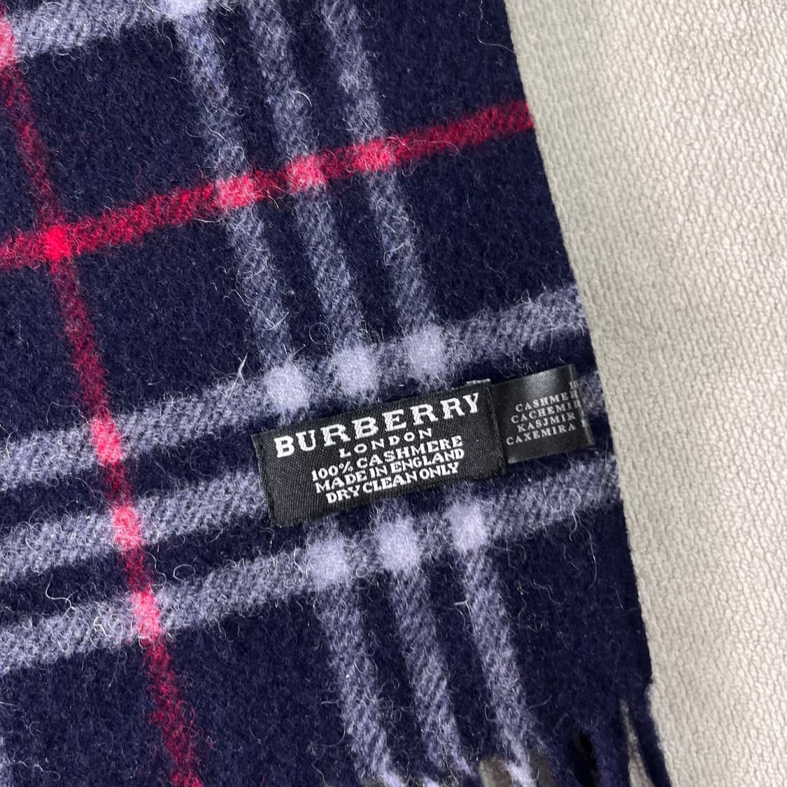 버버리 노바체크 캐시미어 네이비 머플러  상품이미지3