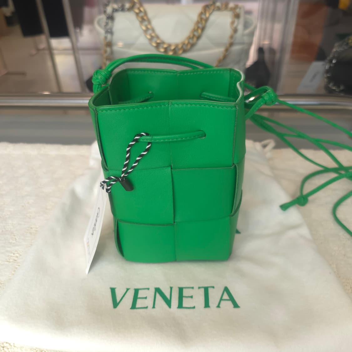 [정품/중고] 보테가 베네타 버킷백 미니 상품이미지2