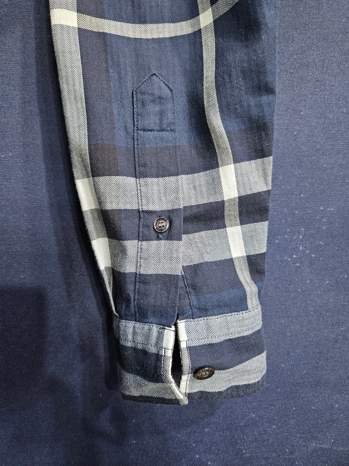 버버리 스트라이프 체크 남성 슬림핏 90~95 긴팔셔츠  상품이미지5