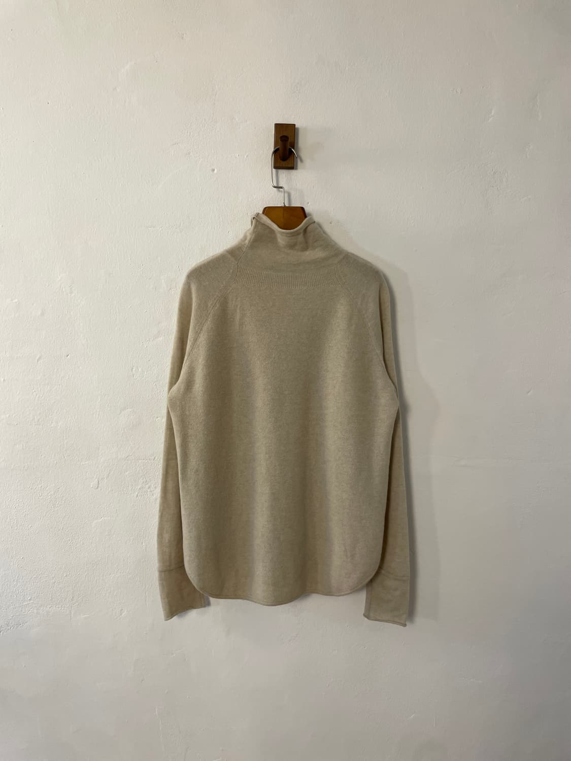 타임 터틀넥 니트  상품이미지9