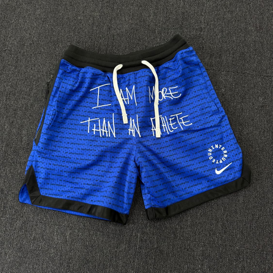 나이키 x 르브론 제임스 모어 댄 앤 애슬리트 쇼츠 상품이미지1