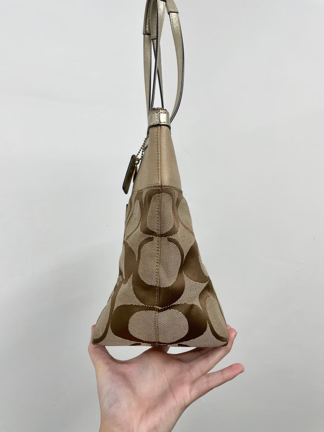 코치 시그니처 자카드 숄더백  상품이미지7