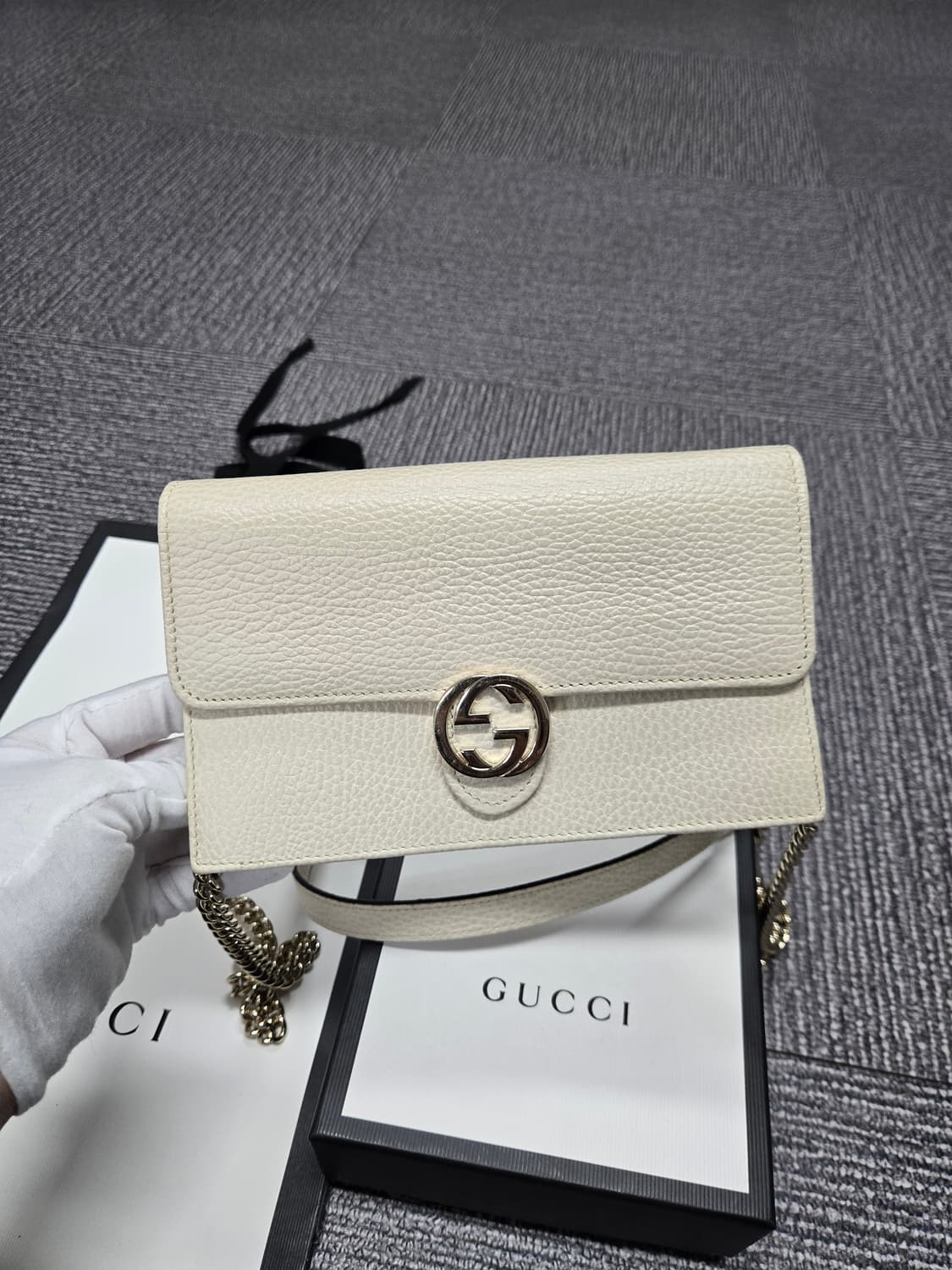 [특가][정품] 구찌 인터로킹 GG 숄더백 상품이미지1