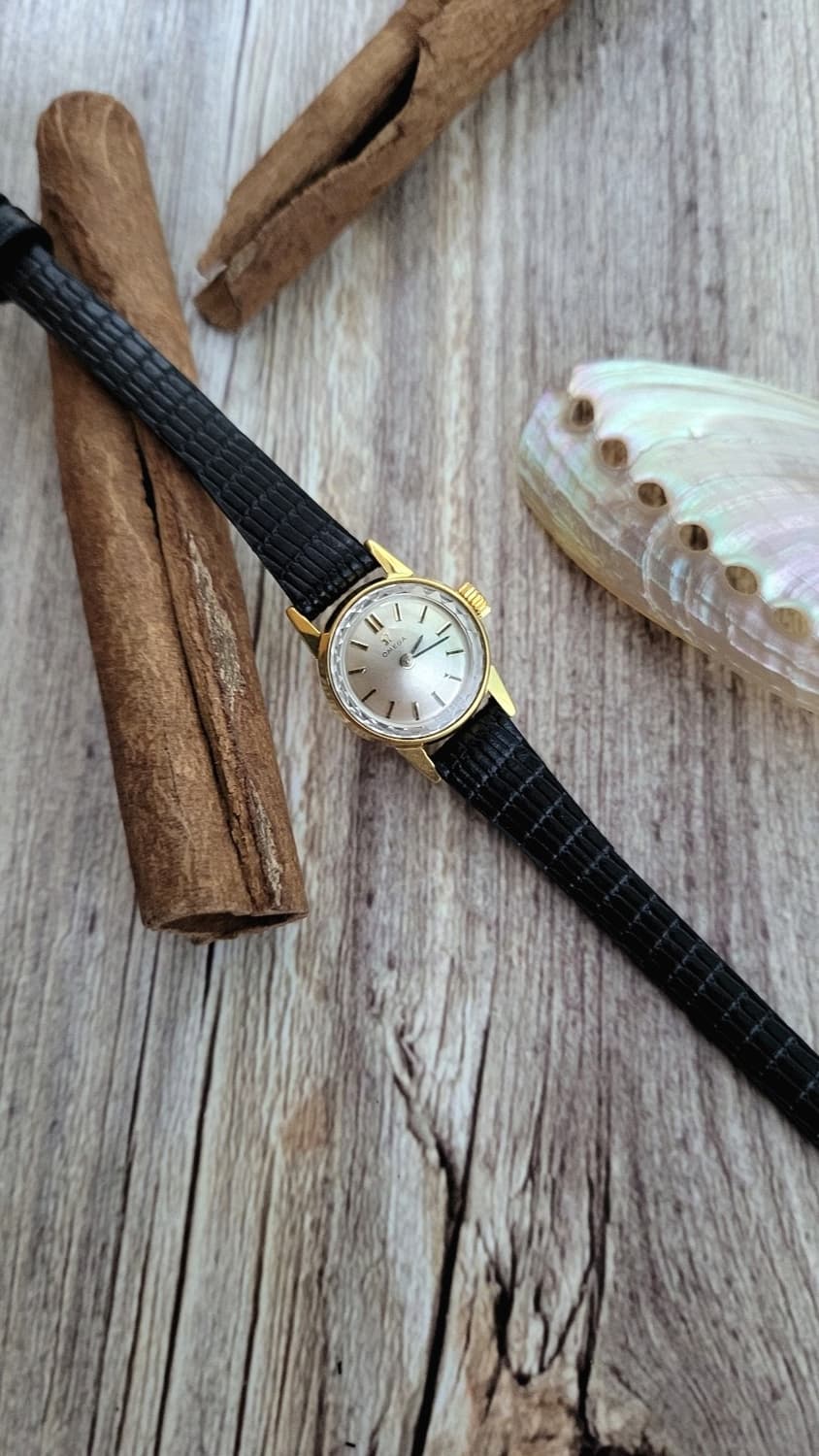 [특가상품]정품 오메가 빈티지 컷글라스 칵테일 수동 시계 상품이미지6