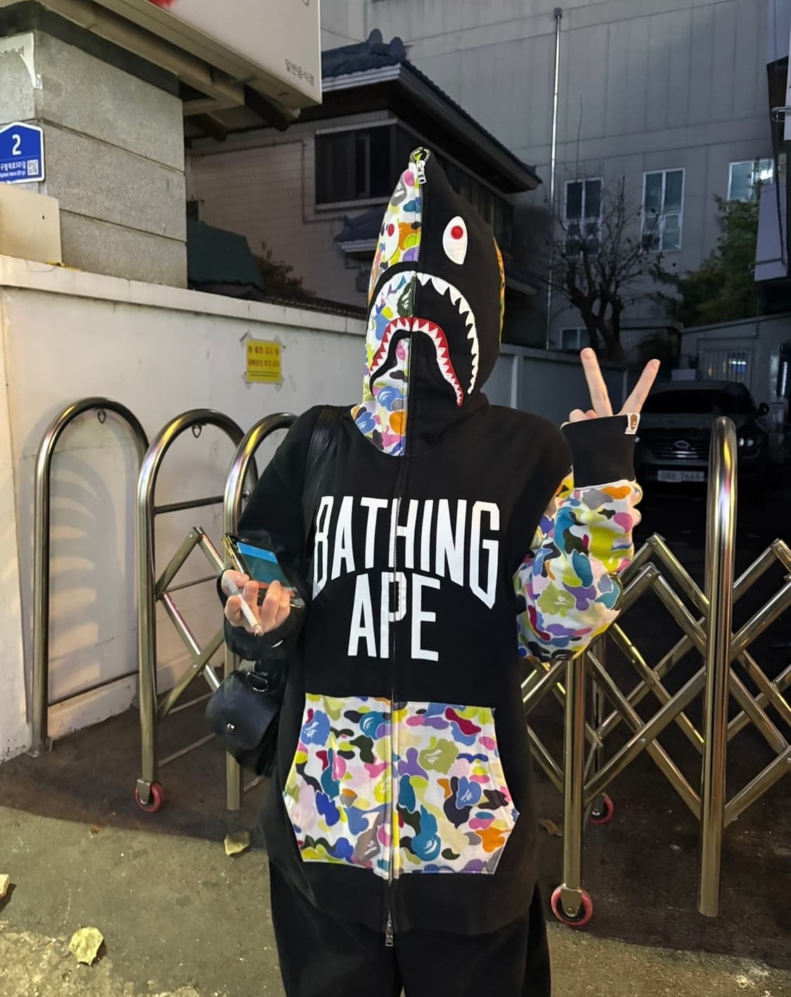 베이프 샤크집업 상품이미지1