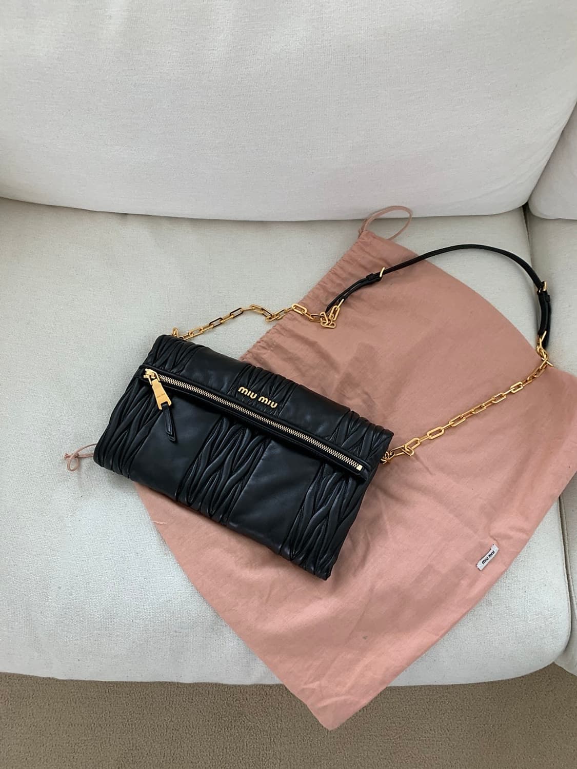 미우미우 마틀라쎄 체인 플랩 크로스백 숄더백 상품이미지2