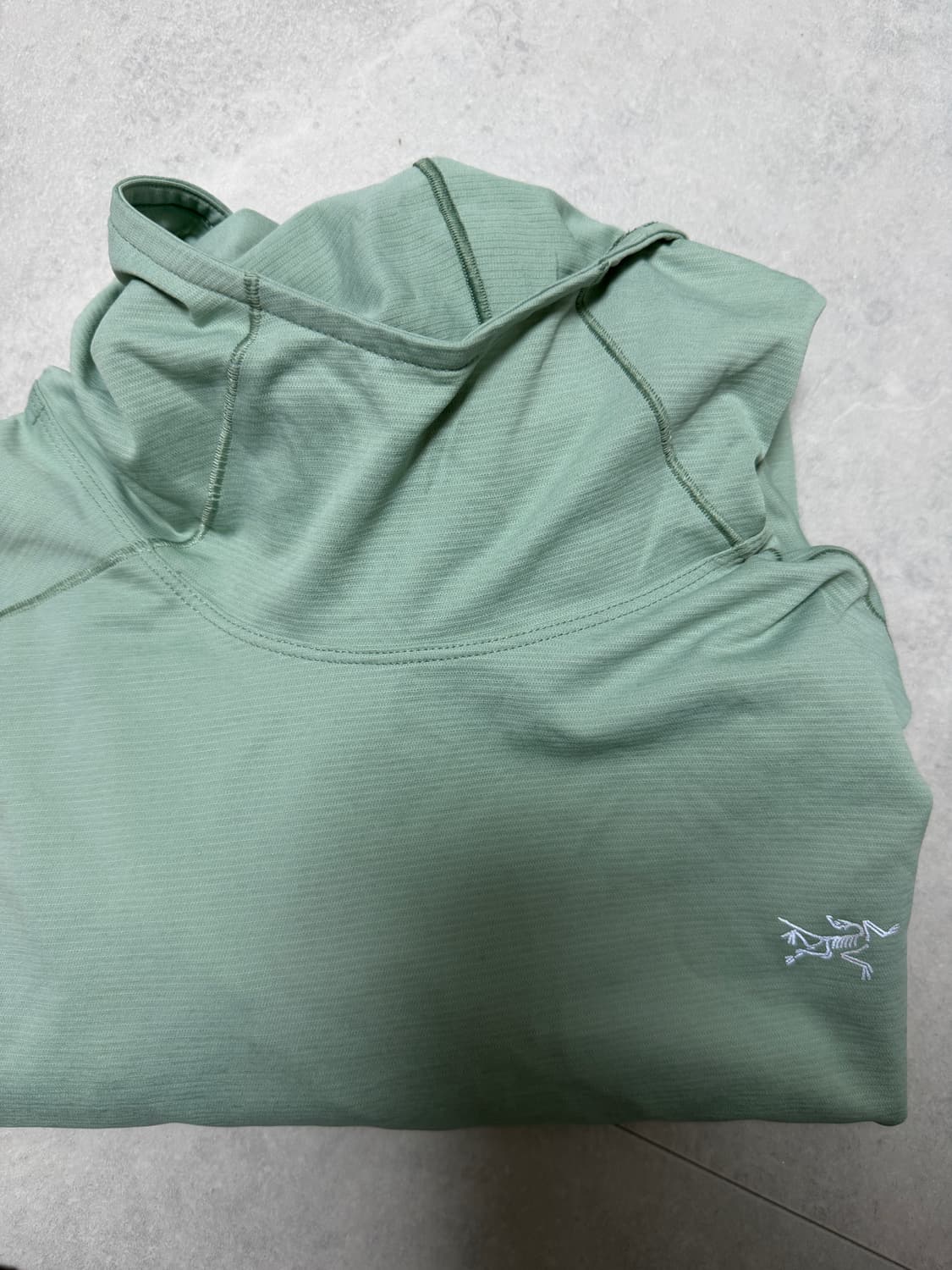 아크테릭스 코막 후디 M 사이즈 팝니다 상품이미지2