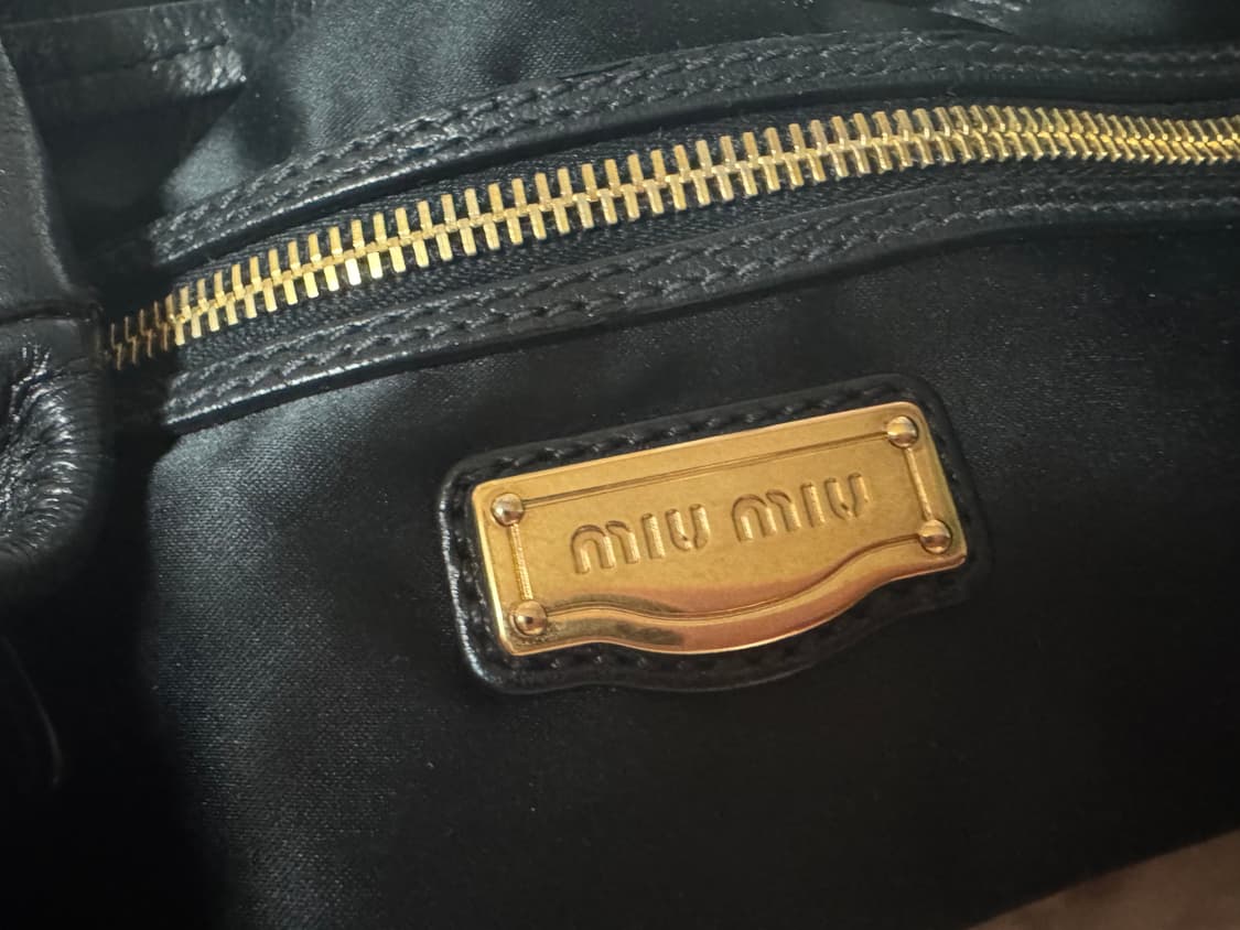 미우미우 스터드 백 상품이미지9