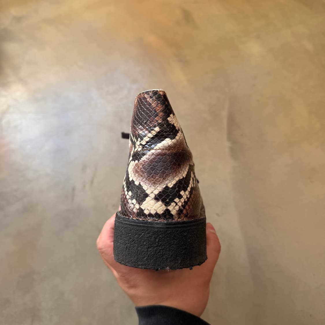 21시즌 에임레온도르 클락스 브라운 스네이크 데저트 부츠 상품이미지2