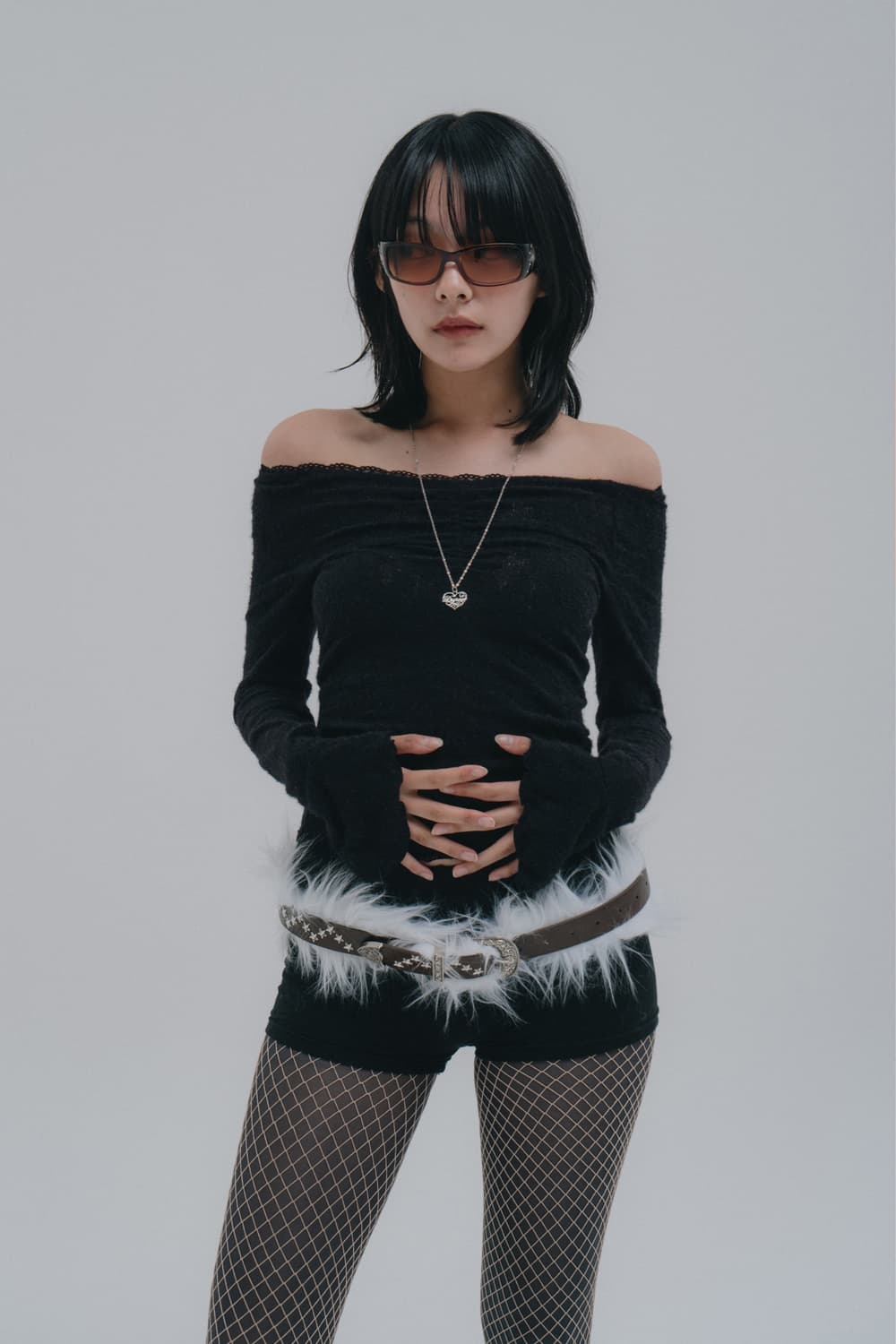 드라이로즈 FLOWER OFF-SHOULDER KNIT (BK) 상품이미지1