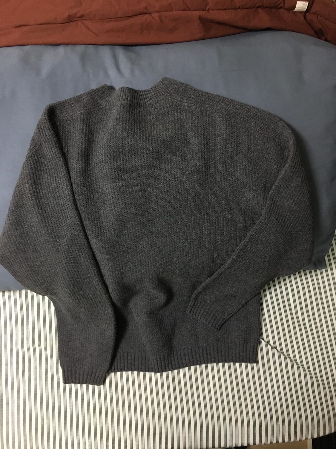 유니클로 브이넥니트 상품이미지2