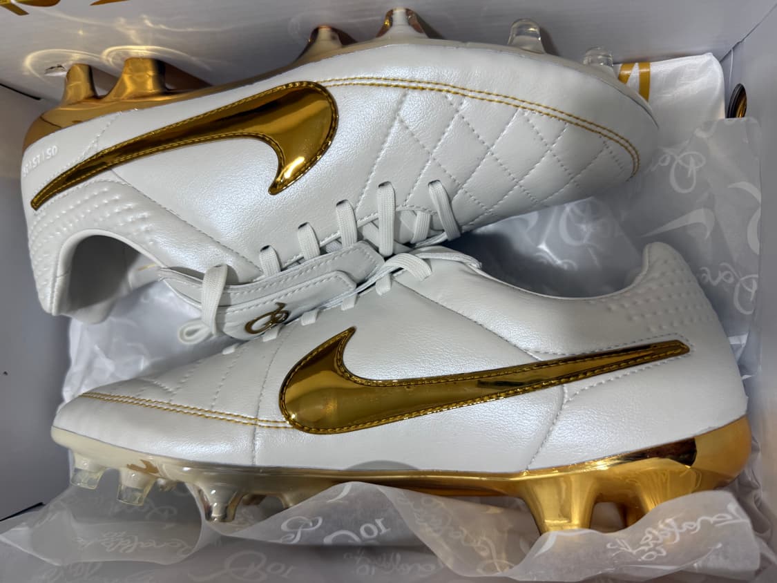 나이키 티엠포 레전드 호나우지뉴 축구화 상품이미지1