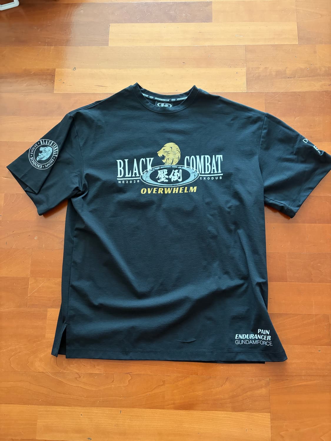 압도x블랙컴뱃 반팔 1사이즈 상품이미지1