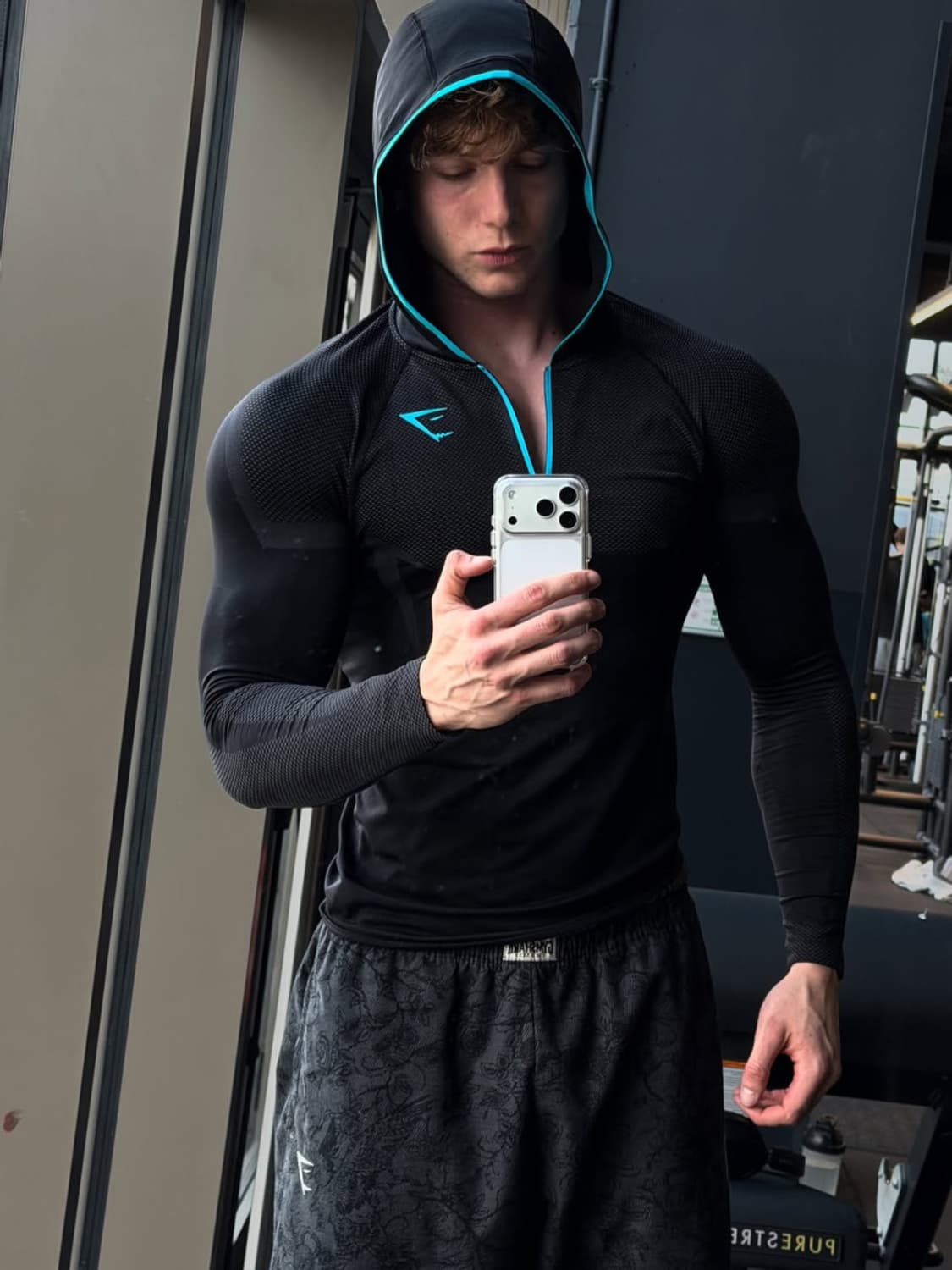 짐샤크 오닉스 V5 블랙 후드 M 새상품 판매합니다 상품이미지1