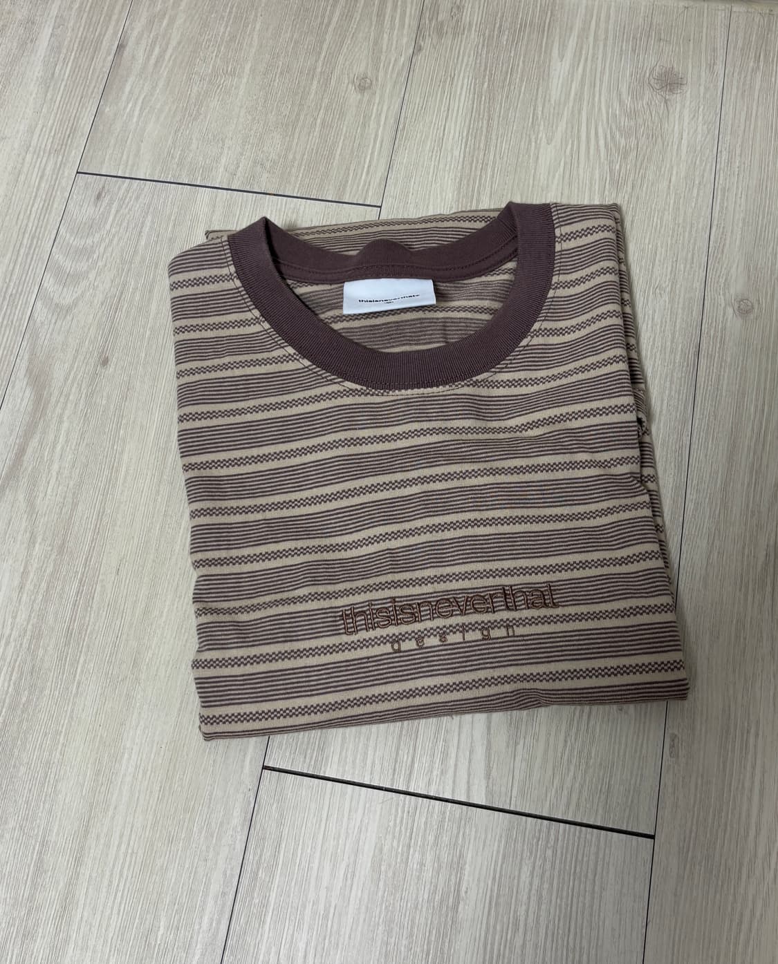 디스이즈네버댓 스트라이프 티셔츠 브라운 상품이미지1