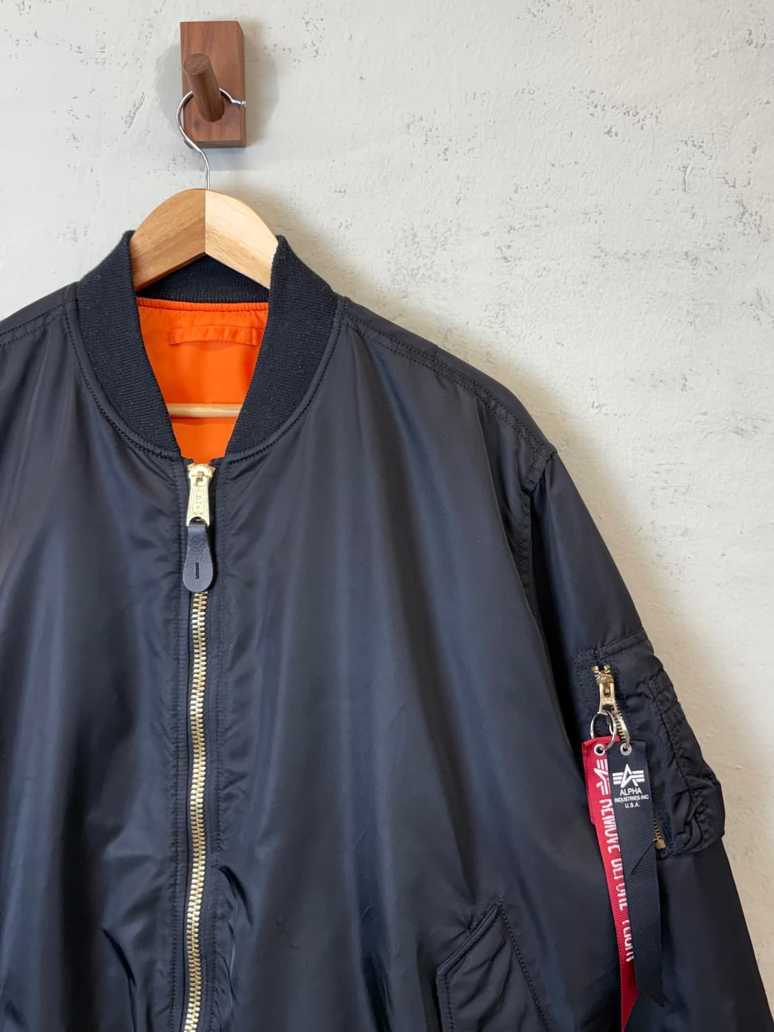 알파인더스트리 ma-1 항공점퍼 블랙 상품이미지3