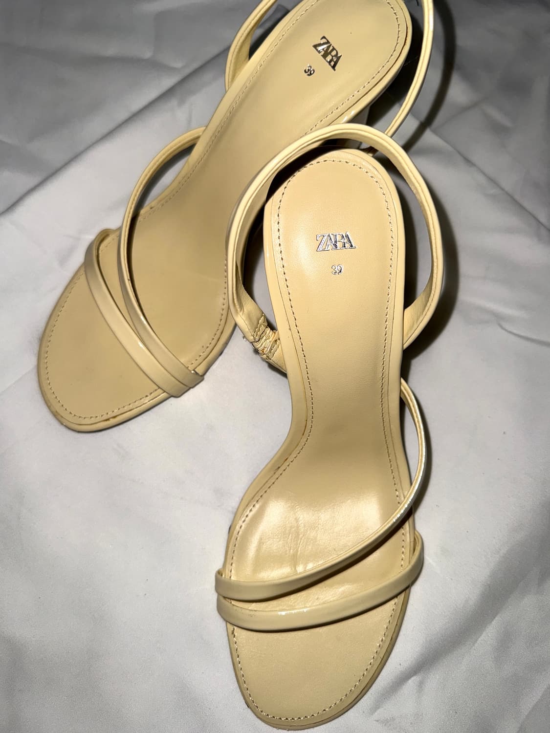 Zara 레몬 힐 샌들 상품이미지2