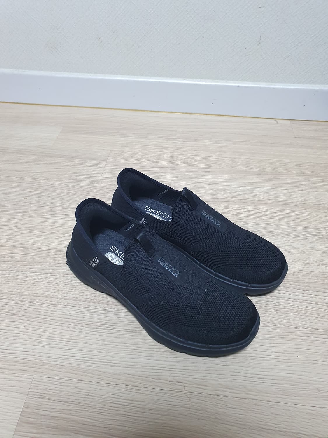 스케쳐스 고워크 슬립온 블랙 255 상품이미지2