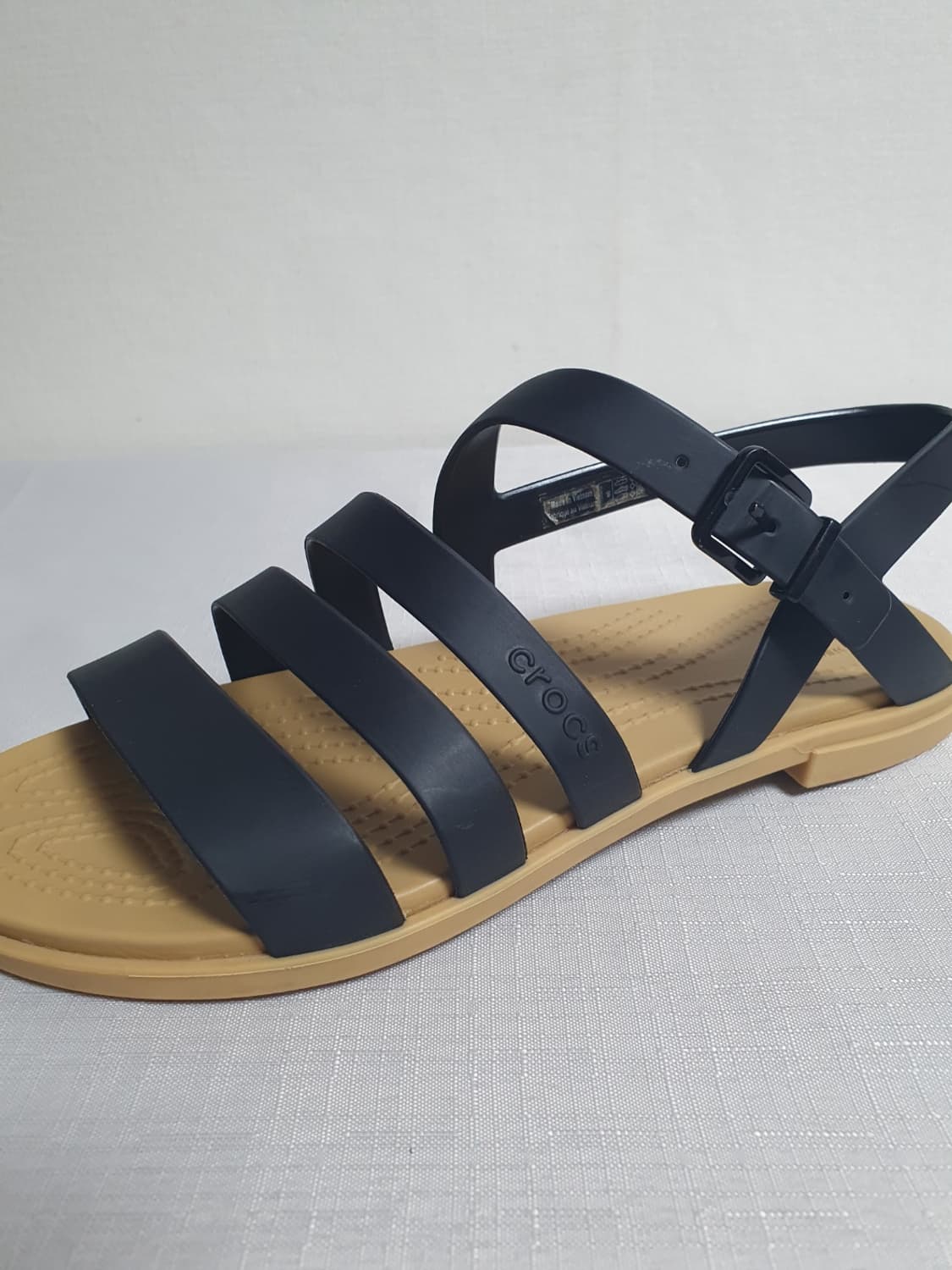 230mm 크록스 툴룸 오픈 플랫 샌들 블랙 탄 상품이미지6