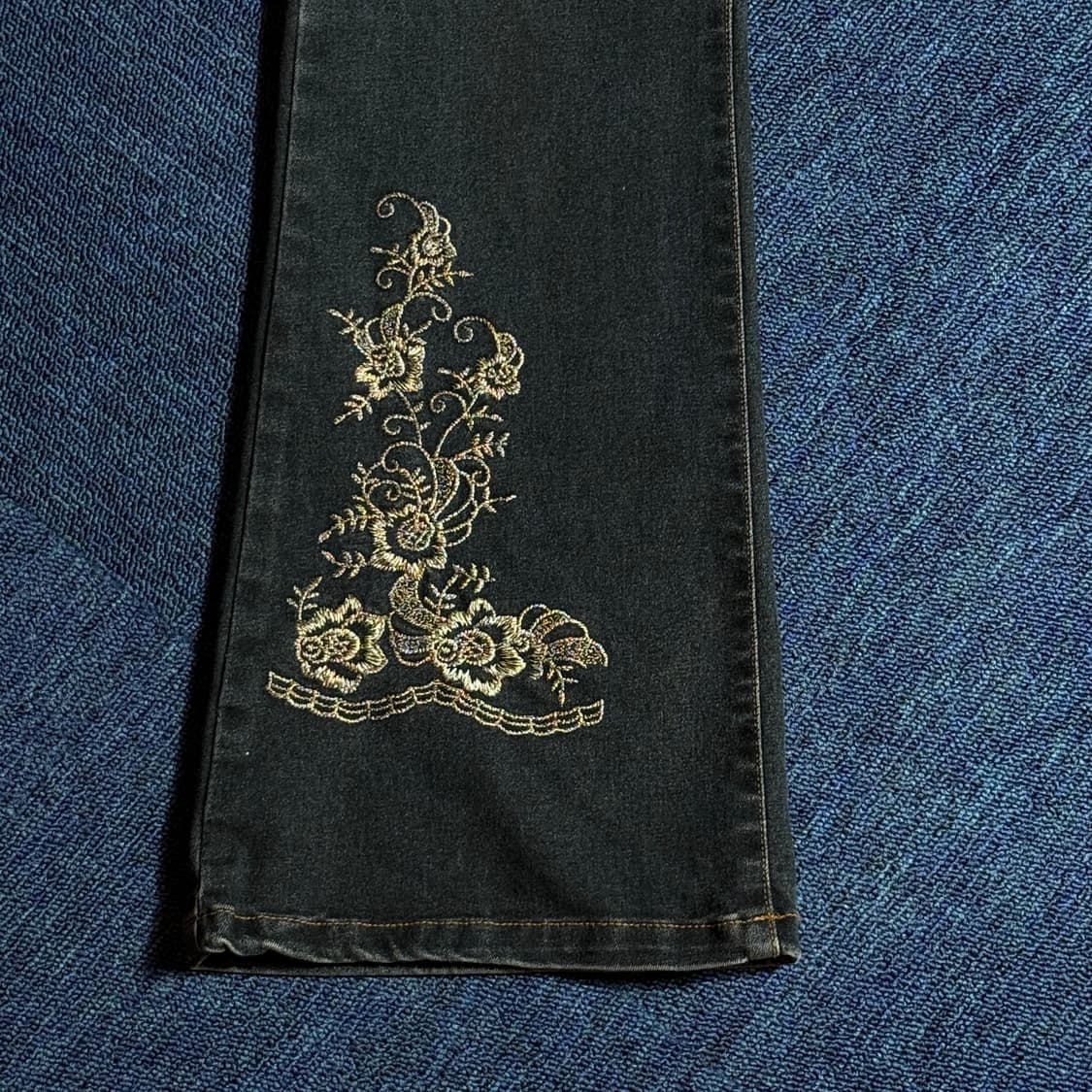 빈티지 자수포인트 부츠컷 데님팬츠 상품이미지4