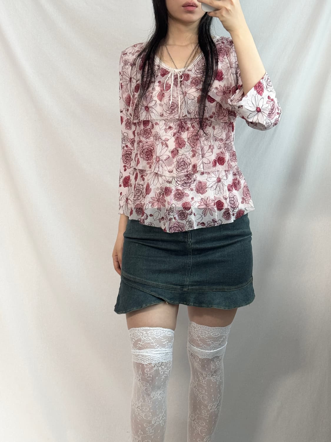 리본 넥 플라워 패턴 프릴 블라우스 상품이미지2