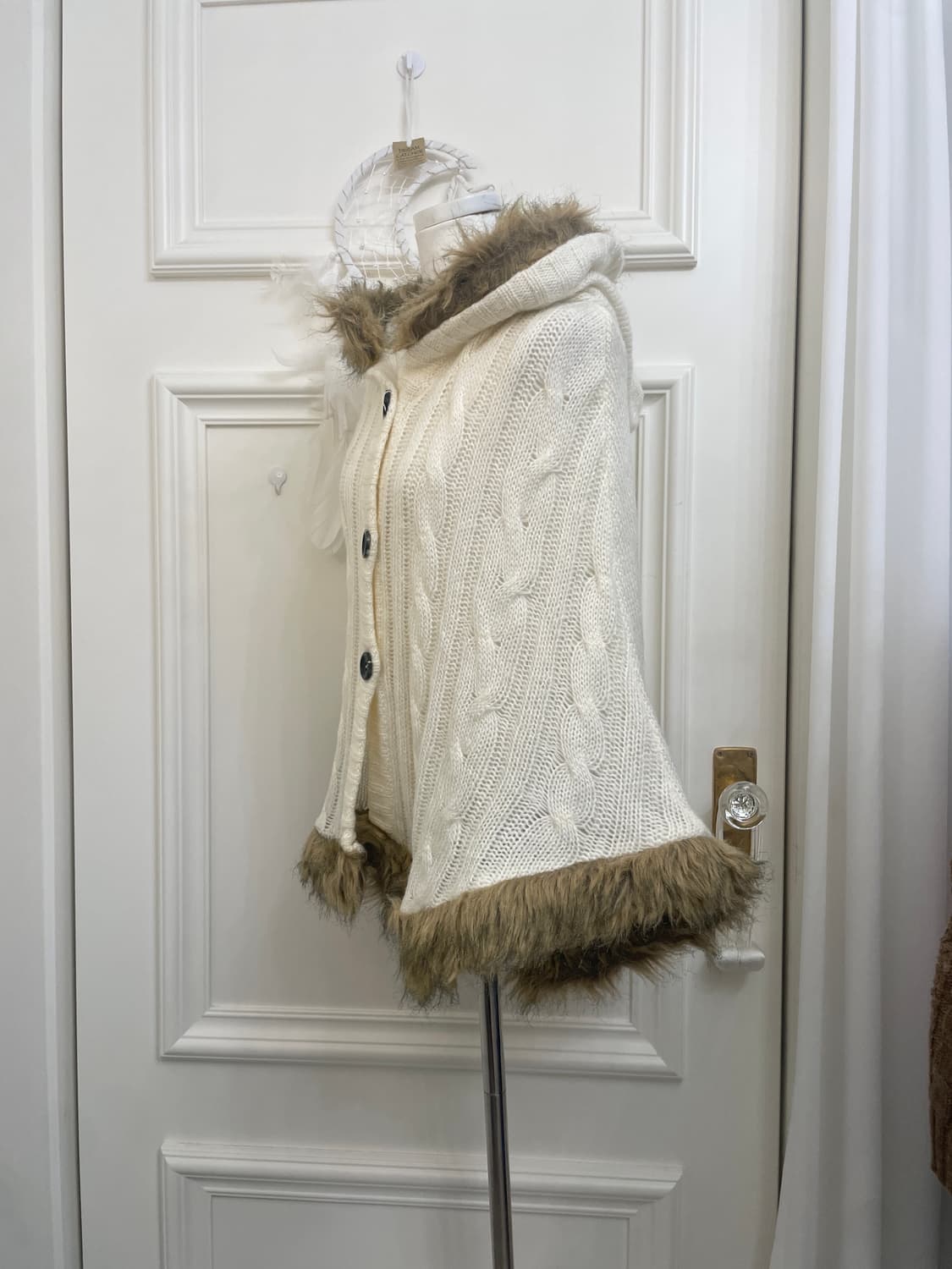 ivory twist knit brown fur cape 상품이미지2
