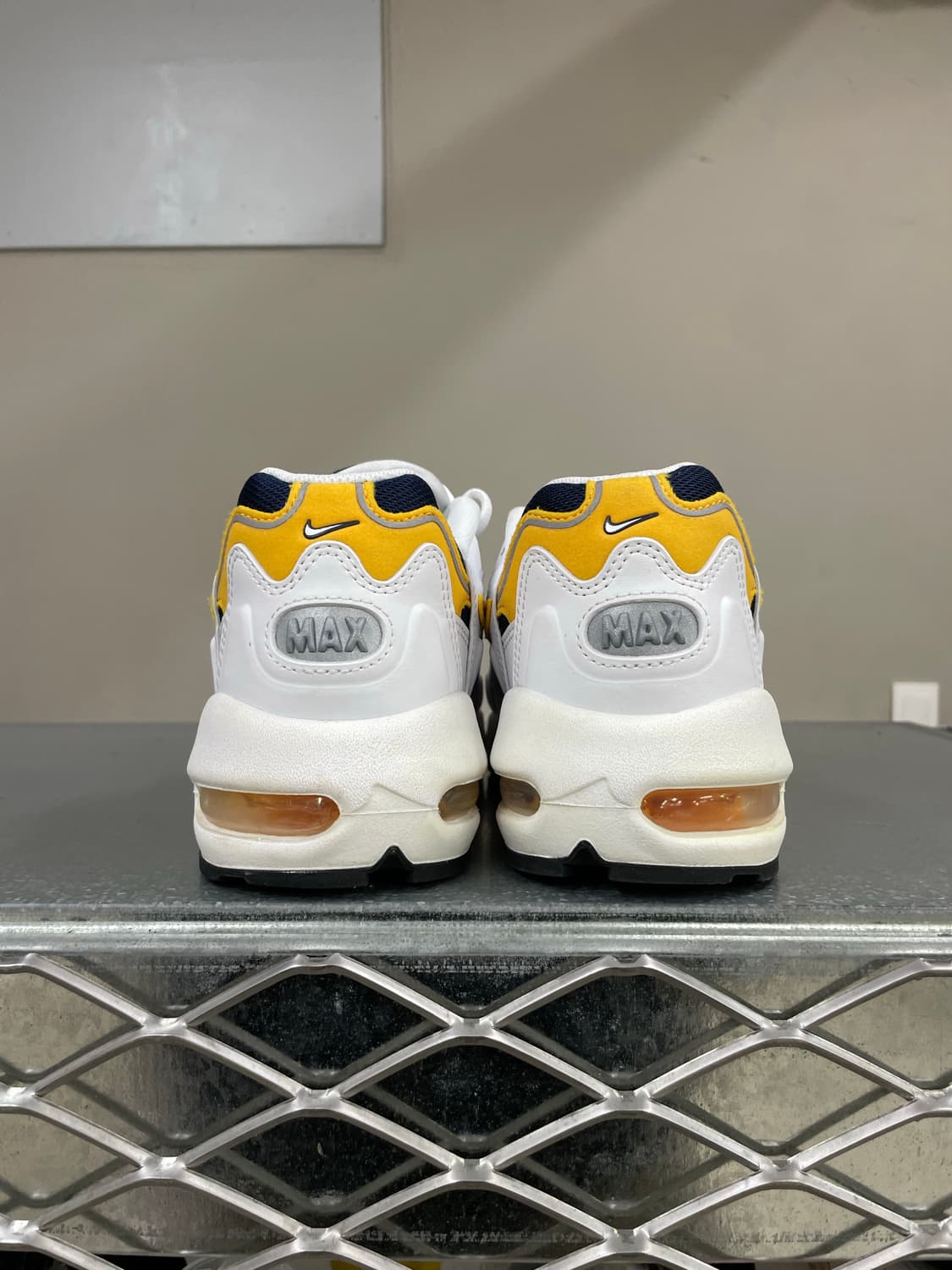 나이키 에어맥스 96 골든 로드 280 상품이미지3