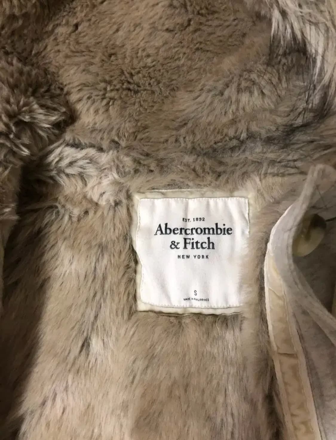 아베크롬비 퍼 후드 단추 아우터 울프죠 상품이미지3