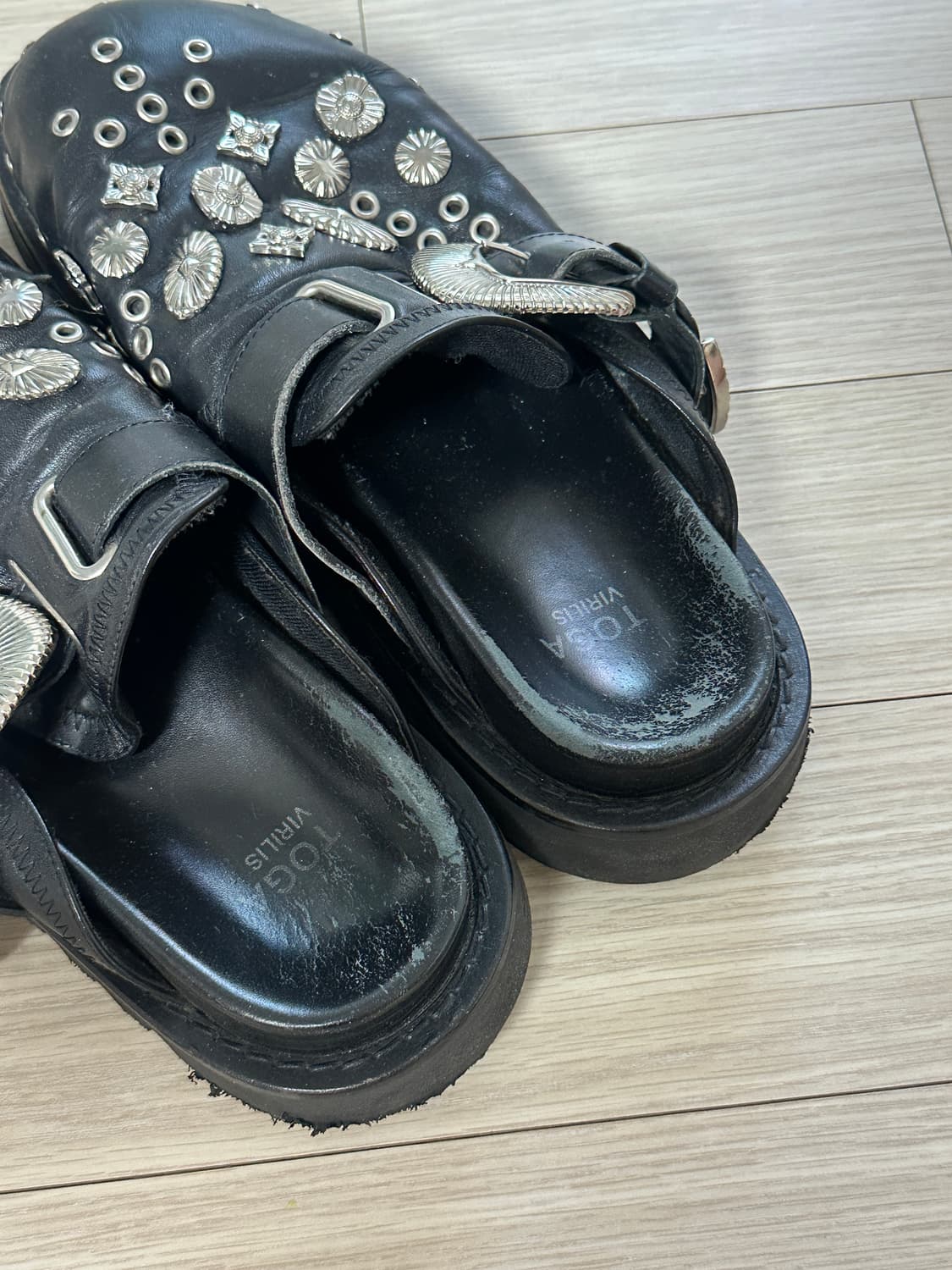 Toga virilis 토가 비릴리스 스터드 뮬 40size 상품이미지2