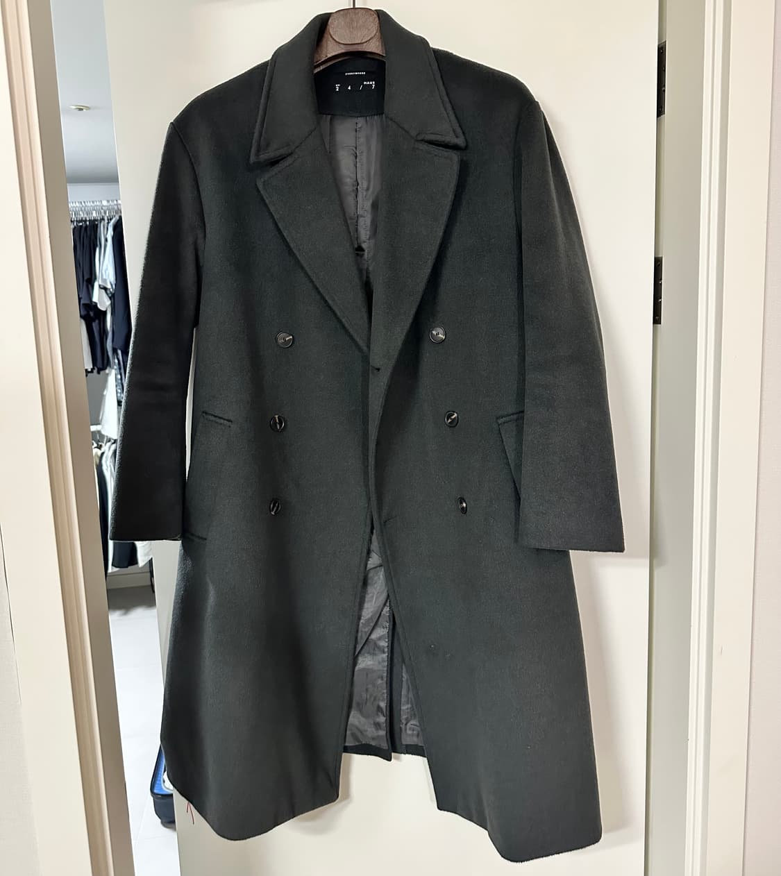 EVERYWHERE 24/7 HAUS 더블코트 차콜 상품이미지1