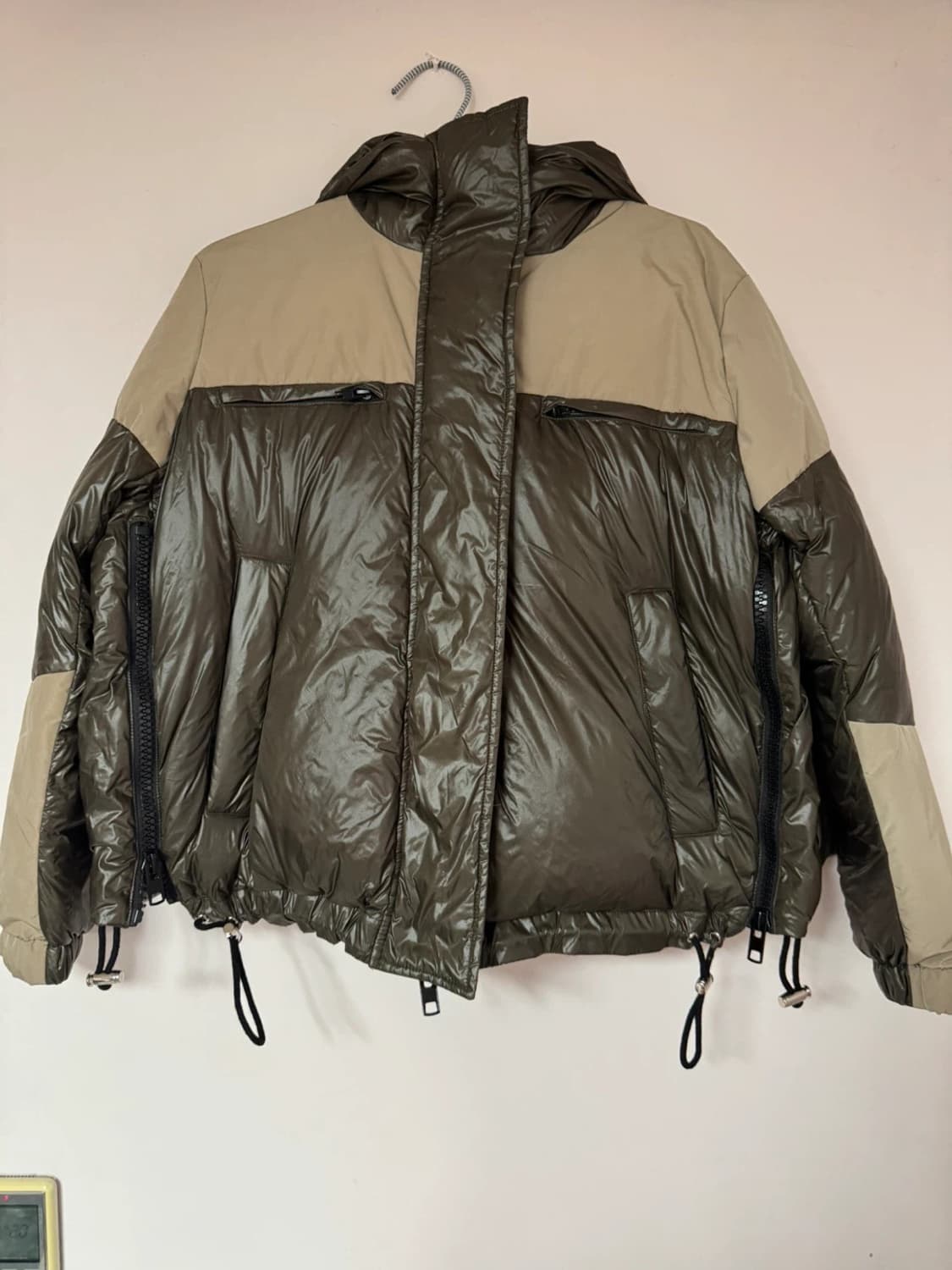 SACAI 사카이 다운 점퍼 카키 베이지 상품이미지1