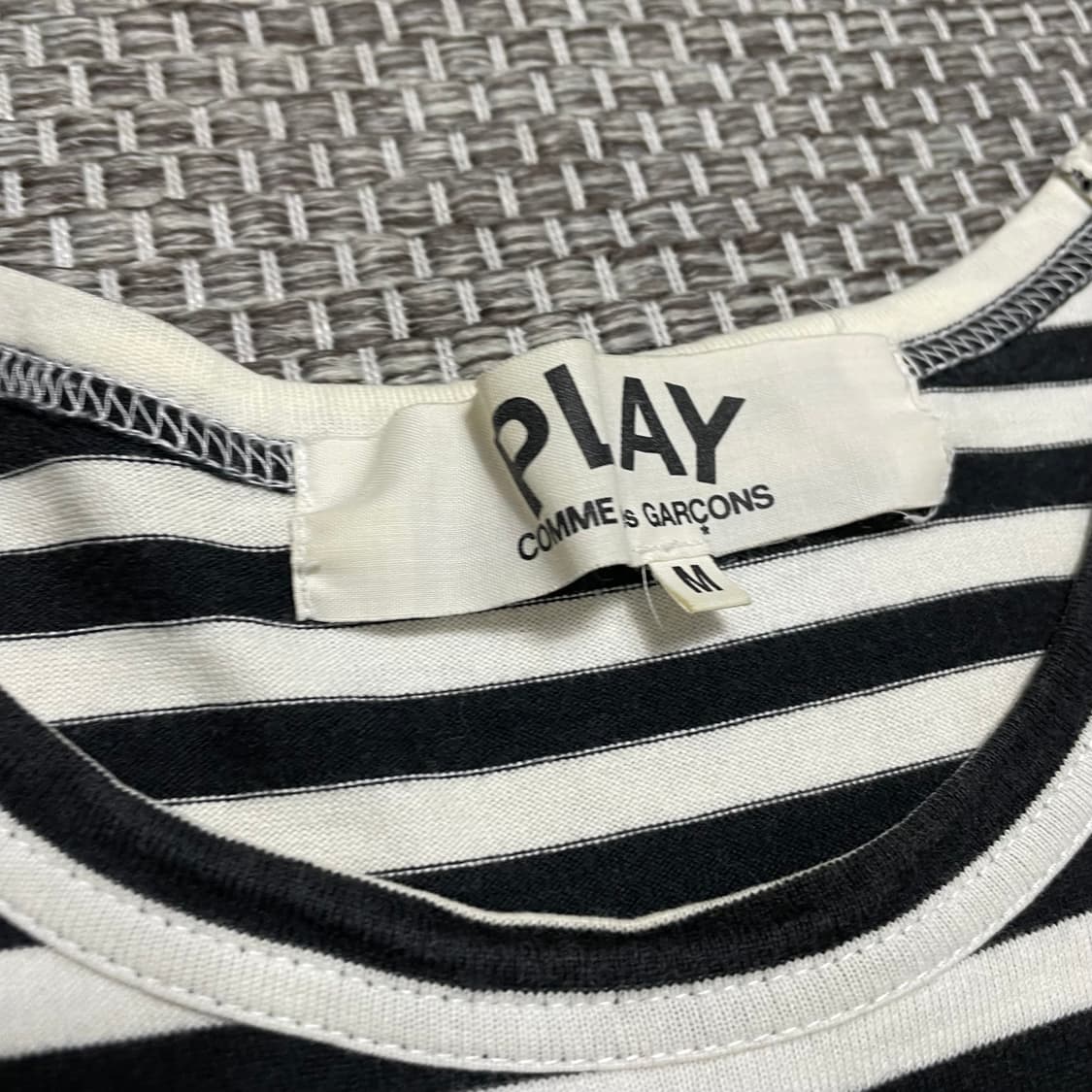 M 꼼데가르송 플레이 하트 와펜 스트라이프 롱슬리브 상품이미지4