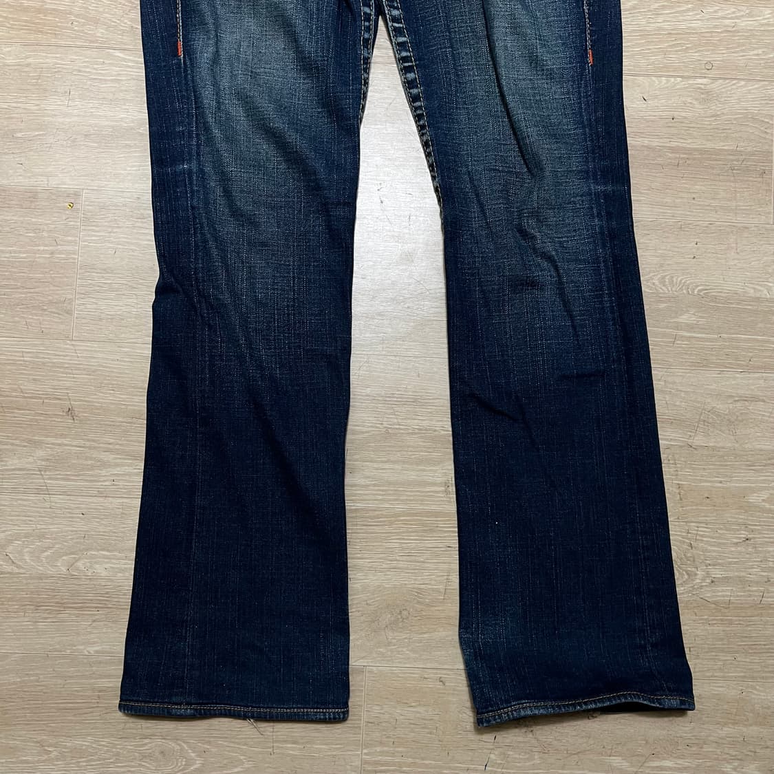 트루릴리전 여성 유스티치 부츠컷 워싱 데님 청바지 [진청] 30 상품이미지3