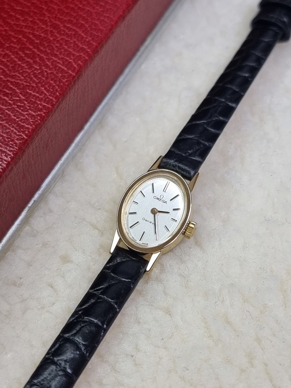 오메가 제네브 빈티지 오벌 실버 다이얼 수동 여성시계 상품이미지4