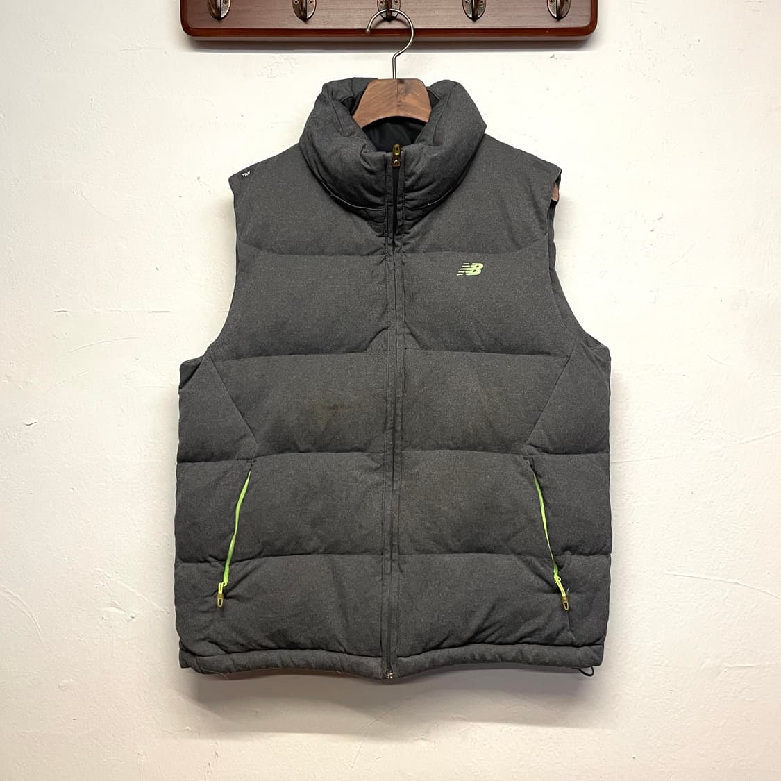 뉴발란스 (우먼) 덕 다운 그레이 패딩 베스트   상품이미지1