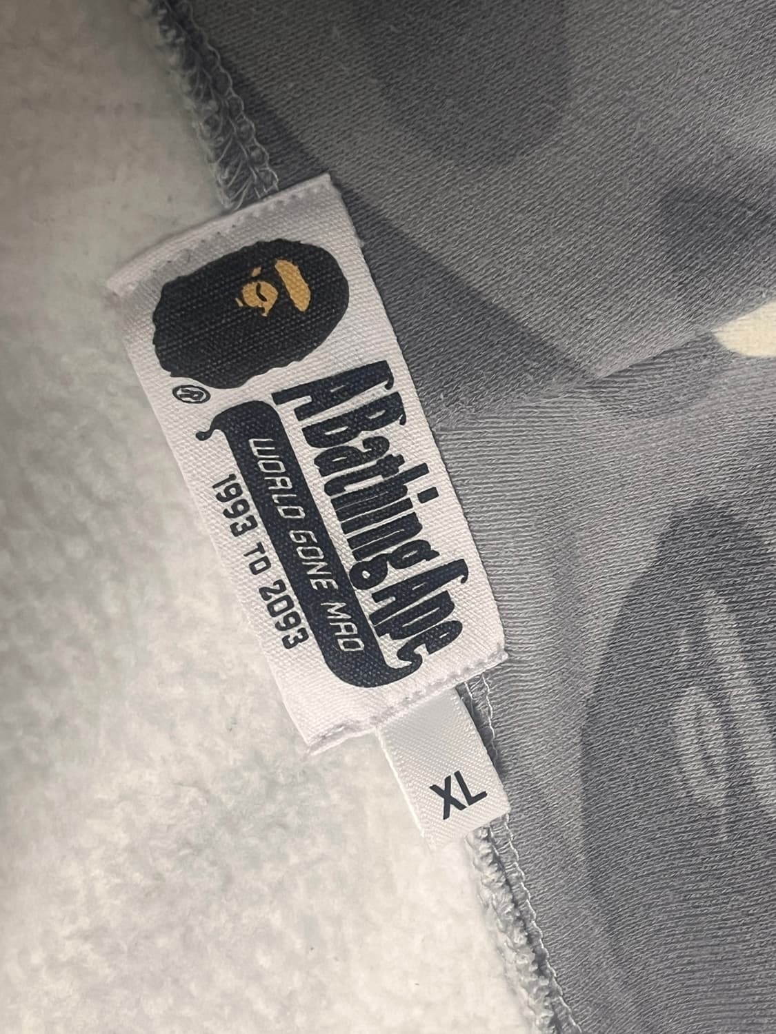 베이프 시티카모 그레이 샤크 후드집업  상품이미지3