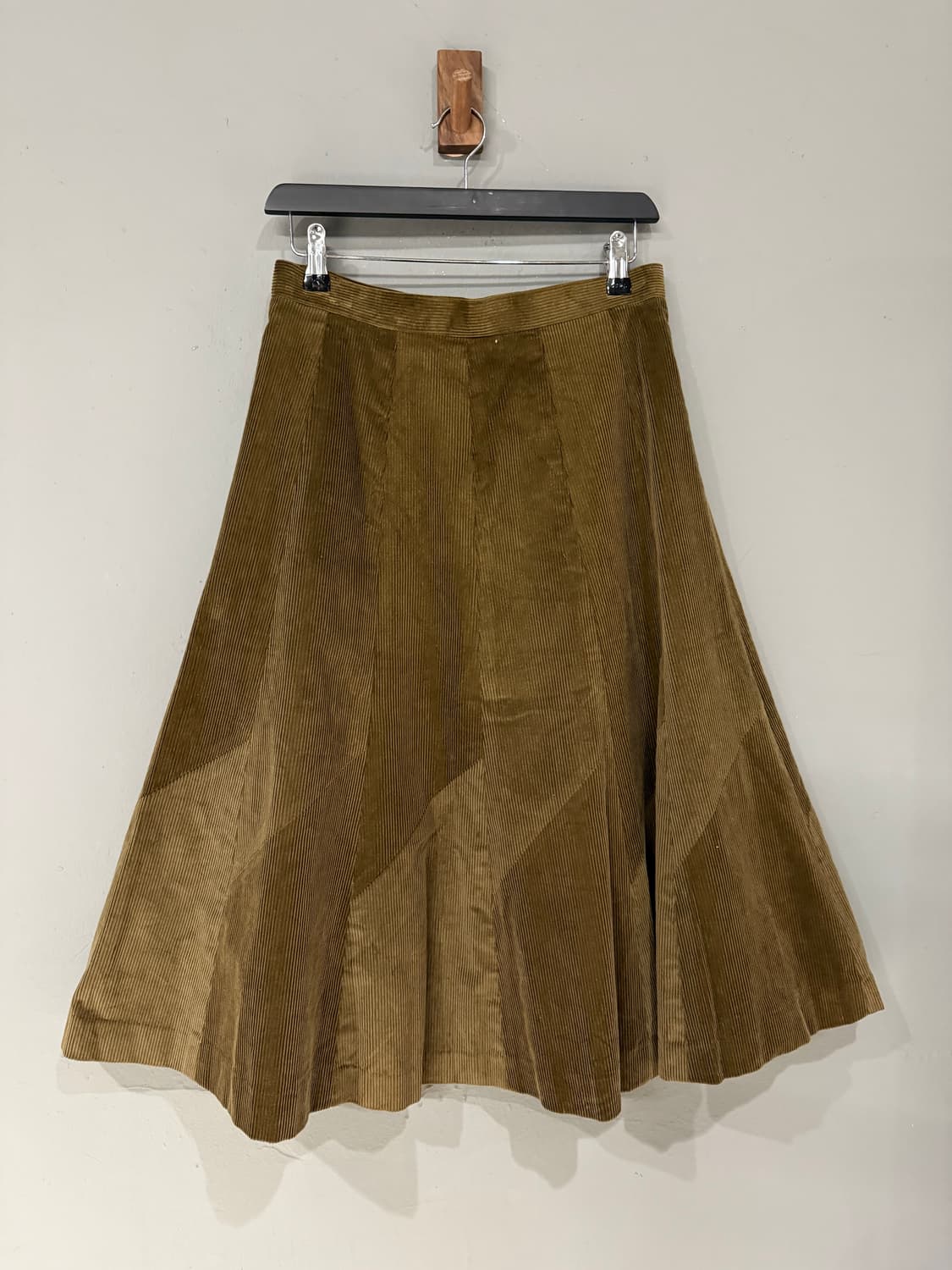 corduroy pattern detail midi skirt  상품이미지5