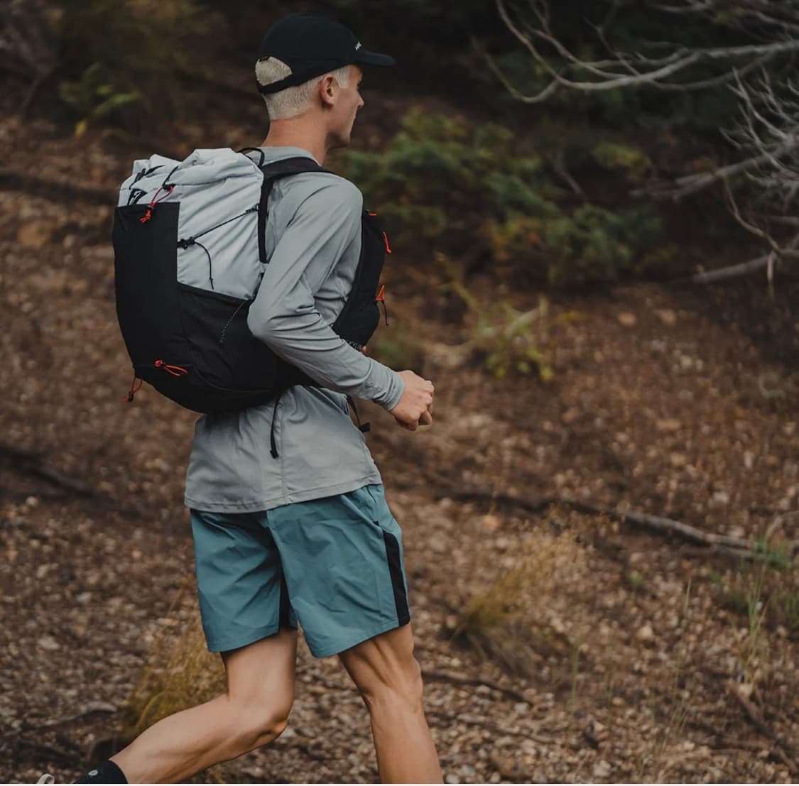 아웃도어 바이탈스 스카이라인 30리터 패스트팩. 트레일러닝 및 등산백팩 상품이미지1