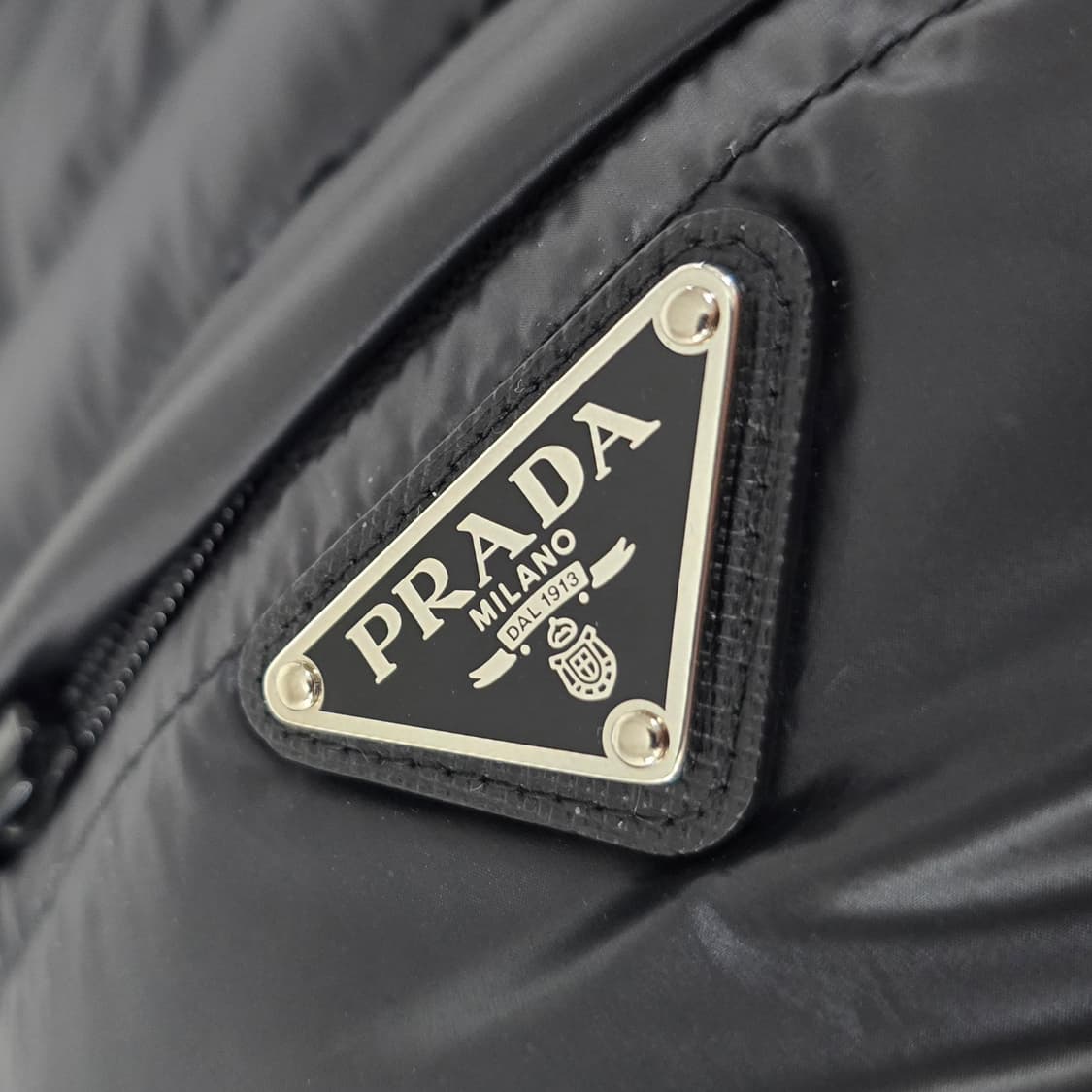 프라다 패딩 조끼 50사이즈 100 판매 상품이미지2