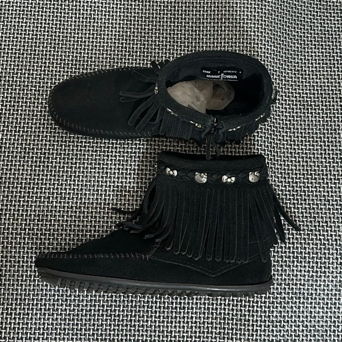 MINNETONKA X KITTY 부츠 블랙 상품이미지1