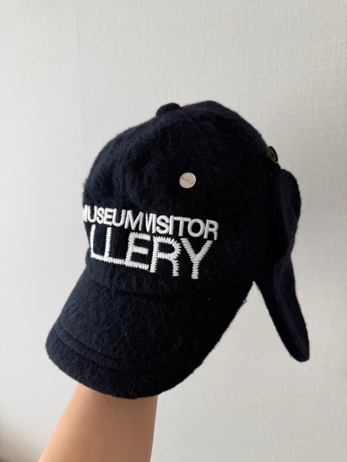 더뮤지엄비지터 모자 상품이미지1